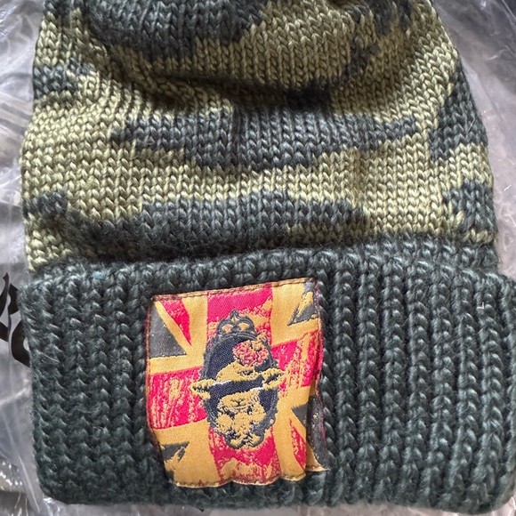 L.A.M.B. X Burton Women's Lydon Beanie - Picture 4 of 6